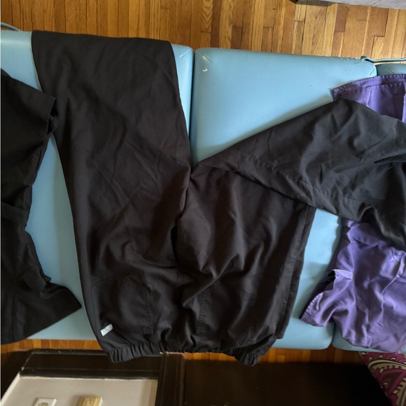 Worn once, mint condition, so comfortable! - Picture 2 of 2